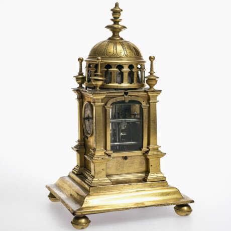 A tabernacle clock. South German, probably 2nd half of the 17th century - photo 2