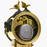 A mantle clock with glass dome. Gaston Jolly, Paris (master 1784, died after 1820), circa 1800 Bronze, brüniert und vergoldet - фото 2