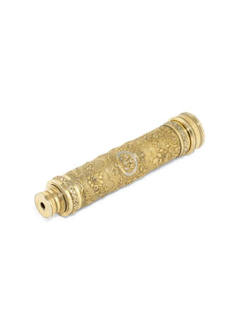 A SILVER-GILT TELESCOPE - photo 1