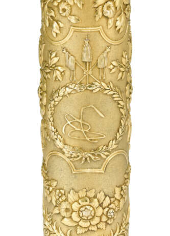 A SILVER-GILT TELESCOPE - photo 4