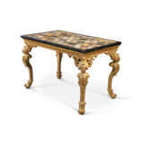 A PAIR OF GEORGE I GILT-GESSO AND SPECIMEN MARBLE SIDE TABLES - Foto 3