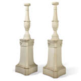 A PAIR OF GEORGE III WHITE-PAINTED CARVED LIMEWOOD AND COMPOSITION ORNAMENT TORCHERES - photo 3