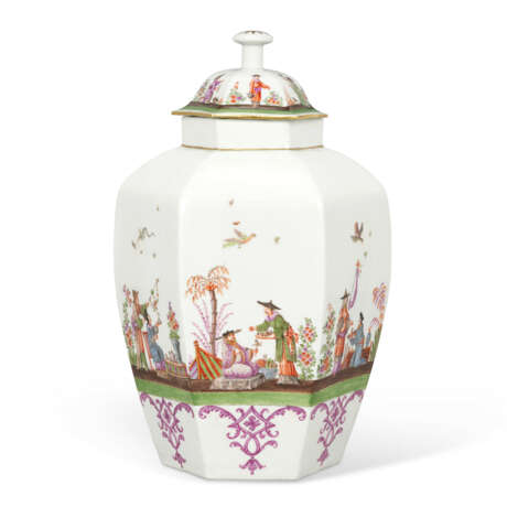 A GARNITURE OF FIVE MEISSEN PORCELAIN HEXAGONAL VASES AND COVERS - photo 3