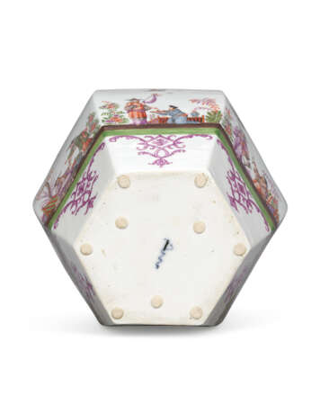A GARNITURE OF FIVE MEISSEN PORCELAIN HEXAGONAL VASES AND COVERS - photo 9