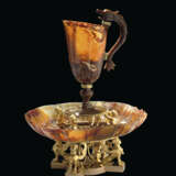 AN ORMOLU AND SILVER-GILT MOUNTED CARVED AGATE EWER AND BASIN - фото 7