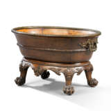 A GEORGE II GILT-LACQUERED-BRASS-MOUNTED PADOUK WINE COOLER - фото 1