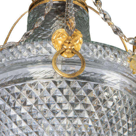 A NEOCLASSICAL ORMOLU-MOUNTED CRYSTAL AND GLASS EIGHT-BRANCH CHANDELIER - photo 4