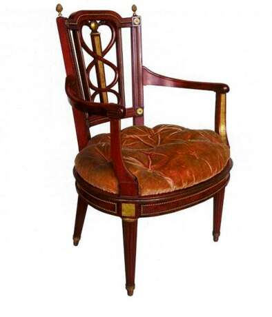 A SUITE OF LATE LOUIS XVI ORMOLU-MOUNTED MAHOGANY SEAT FURNITURE - photo 8