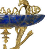 A LATE LOUIS XVI ORMOLU-MOUNTED CARVED LAPIS LAZULI TAZZA - Foto 3