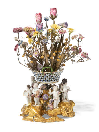 A LOUIS XV ORMOLU-MOUNTED MEISSEN AND VINCENNES PORCELAIN CENTREPIECE - фото 1