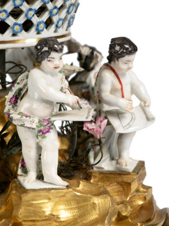 A LOUIS XV ORMOLU-MOUNTED MEISSEN AND VINCENNES PORCELAIN CENTREPIECE - фото 6