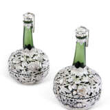 A RARE PAIR OF DUTCH SILVER-MOUNTED GREEN GLASS BOTTLES AND STOPPERS - photo 2