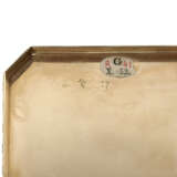 A LOUIS XV TWO-COLOUR GOLD-MOUNTED BO&#206;TE &#192; MINIATURES - Foto 4