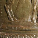 A MONUMENTAL BRONZE VASE - Foto 5