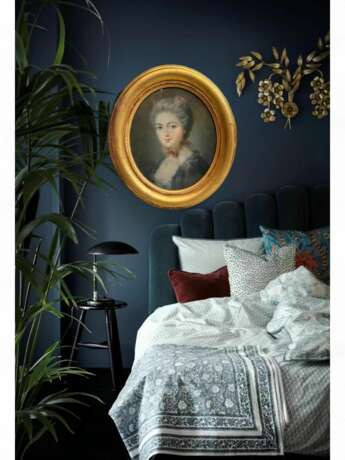 Portrait of a young woman in an gilt oval frame pastel drawing 18th century oil painting 18th century - Foto 8