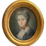 Portrait of a young woman in an gilt oval frame pastel drawing 18th century oil painting 18th century - Foto 11