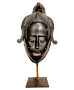 Product catalog. Ndoma Baule Portrait Mask, Ivory Coast, Wood, lacquered patina, Circa 1930