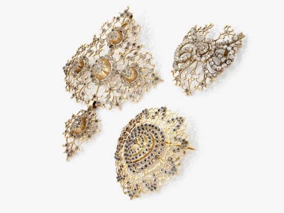 A cross pendant, clasp and brooch with rhinestones. Probably France, circa 1760 - photo 2
