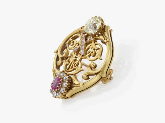 Brosche mit Rubin und Diamanten. St. Petersburg, Ende 19. Jh. FABERGÉ, MEISTER AUGUST WILHEM HOLMSTRÖM - Foto 2