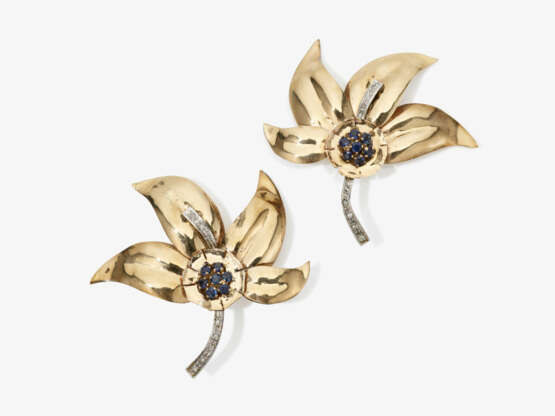 A demi-parure, consisting of a large brooch in the shape of a flower bouquet and matching earrings. Italy, 1940s - фото 2