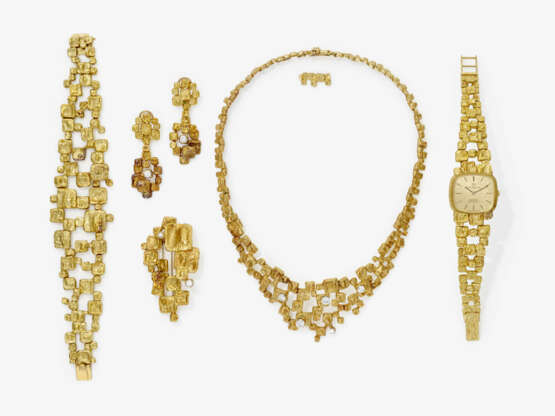 A parure consisting of a necklace, bracelet, brooch, pair of drop earrings, and a wristwatch. Switzerland and Germany, 1970s, necklace and wristwatch: OMEGA - photo 1