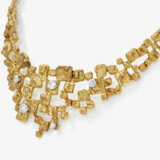 A parure consisting of a necklace, bracelet, brooch, pair of drop earrings, and a wristwatch. Switzerland and Germany, 1970s, necklace and wristwatch: OMEGA - photo 2