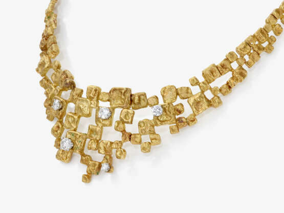 A parure consisting of a necklace, bracelet, brooch, pair of drop earrings, and a wristwatch. Switzerland and Germany, 1970s, necklace and wristwatch: OMEGA - photo 2