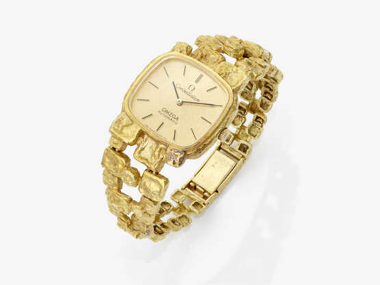 A parure consisting of a necklace, bracelet, brooch, pair of drop earrings, and a wristwatch. Switzerland and Germany, 1970s, necklace and wristwatch: OMEGA - photo 3