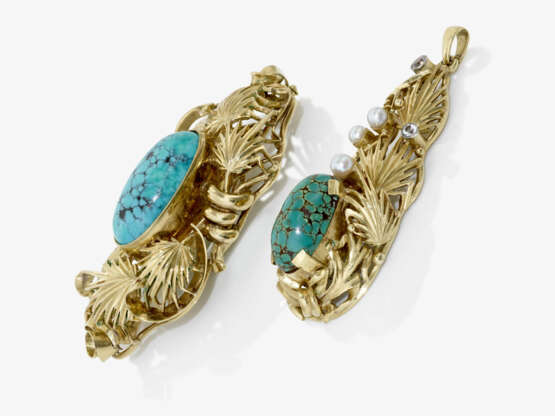 A parure consisting of a brooch, pendant, pair of drop earrings, ring with turquoises with matrix and cultured pearls. Germany, 1950s to 1970s - photo 2