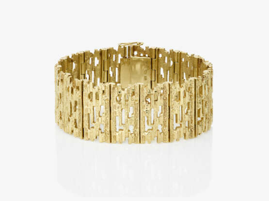 A gold bracelet. Germany, 1970s - photo 1