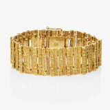 A gold bracelet. Germany, 1970s - photo 1