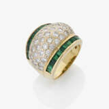 A cocktail ring decorated with emeralds and brilliant-cut diamonds. Italy, 1980-1990s - photo 1
