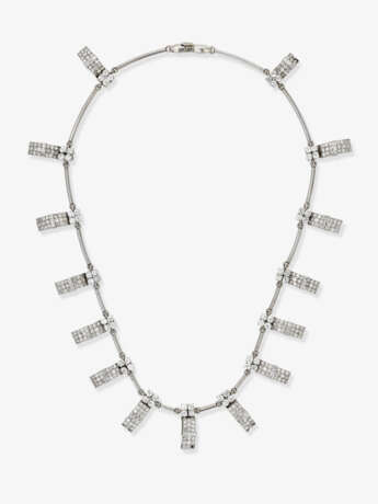 A necklace with fifteen diamond-studded links in geometric patterns. - photo 2
