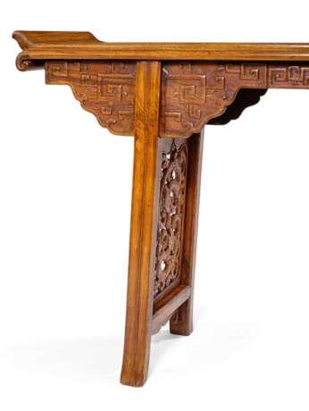 Altartisch aus Hartholz mit Drachenschnitzerei - Foto 2