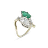 BAGUE ÉMERAUDE ET DIAMANTS - Foto 1