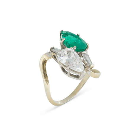 BAGUE ÉMERAUDE ET DIAMANTS - Foto 1