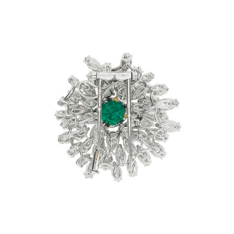 BOUCHERON BROCHE ÉMERAUDE ET DIAMANTS - photo 2