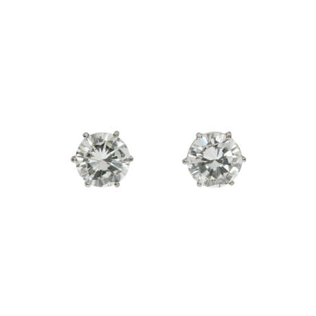 COLLIER ET PAIRE DE BOUCLES D’OREILLES DIAMANTS - photo 6