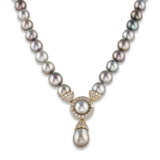 VAN CLEEF & ARPELS COLLIER PERLES DE CULTURE ET DIAMANTS - photo 2