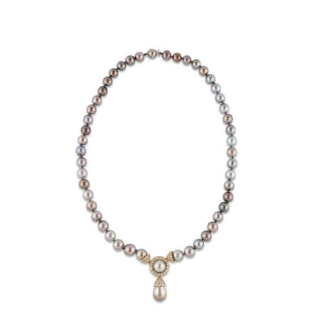 VAN CLEEF & ARPELS COLLIER PERLES DE CULTURE ET DIAMANTS - photo 3