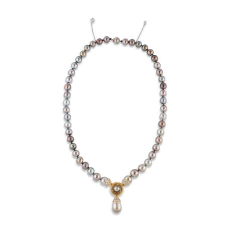 VAN CLEEF & ARPELS COLLIER PERLES DE CULTURE ET DIAMANTS - photo 4