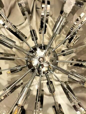 Big Mid-Century Modern Lamp in Chrome Metal and Glass 1970s Metall The end of the 20th century - Foto 10