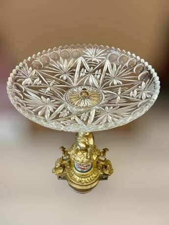 19th Century Cut Crystal Bowl on a Gilt Bronze Pedestal with Putti Motifs Crystal Napoleon III 19th century - photo 5
