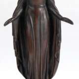 Figur "Heilige Barbara-Schutzpatronin der Bergleute", Bronze, Entwurf Heinrich Moshage, rückseitig "NH", vorne reliefierter Schriftzug "St, Barbara" sowie gekreuzte Hämmer, dunkelbraun patin… - photo 1