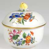 Meissen-Zuckerdose, Bunte Blume 3, Goldrand, 1. Wahl, H. 9 cm, Dm. 8,5 cm - Foto 1