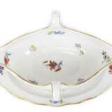 Meissen-Sauciere, Streublümchen, Goldrand, Neuer Ausschnitt, 1. Wahl, L. 26 cm - photo 1