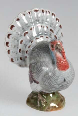 Meissen-Figur "Truthahn", Schwertermarke um 1800, polychrom bemalt, H. 6,6 cm - photo 1