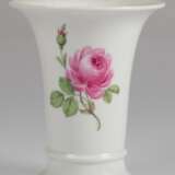 Meissen-Kratervase, 1850-1924, Rote Rose, 2 Schleifstriche, H. 14 cm - photo 1