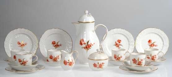 Mokka-Service für 6 Personen, KPM Berlin, 21-teilig, Neuosier, Blumenmalerei mit Golddekor, Kannen-H. 23 cm, blaue Zeptermarke und roter Reichsapfel - photo 1