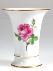Meissen-Vase, Rote Rose, mit Goldrändern, Trompetenform, 1. Wahl, H. 13,5 cm